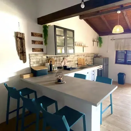 House Franceskini בית נופש