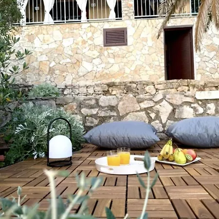 House Franceskini Holiday home *