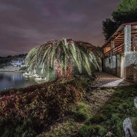 House Franceskini Vikendica *