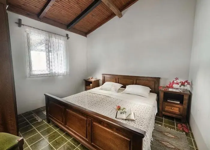 House Franceskini Sali